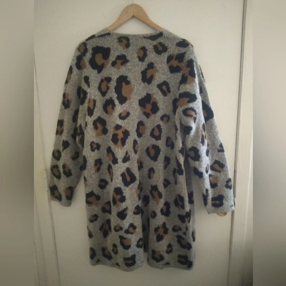 AGB WOMAN Cardigan - Picture 2 of 5